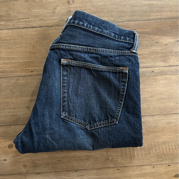 Gap Standard Fit 31/30 Jeans - Picture 2 of 5